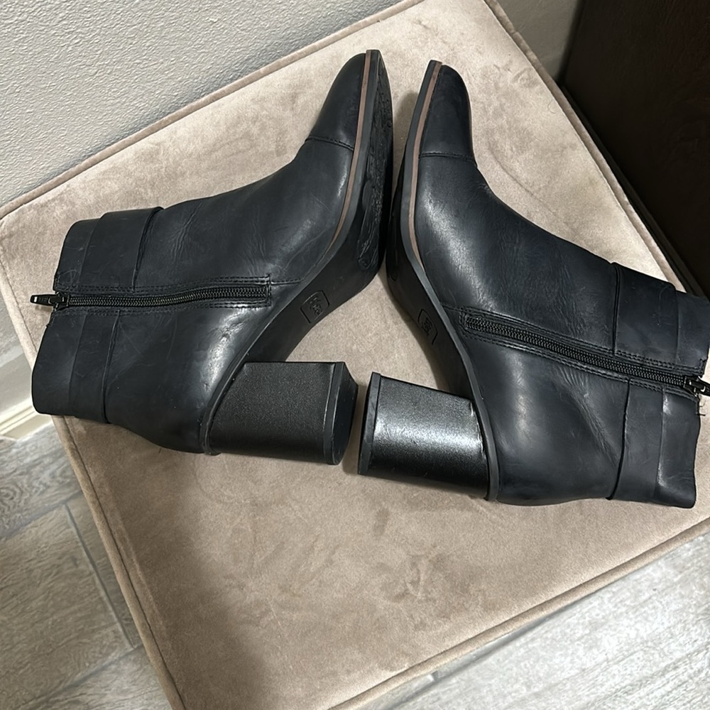 Korks Leather Ankle Boots/Booties